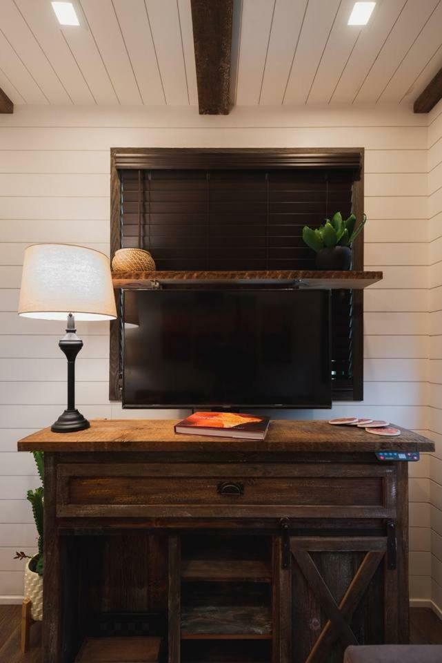 The Hacienda Beautiful New Container 12 Min To Magnolia * Waco